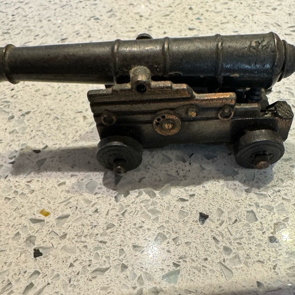 Vintage Pencil Sharpener Die Cast Metal - Picture 6 of 9